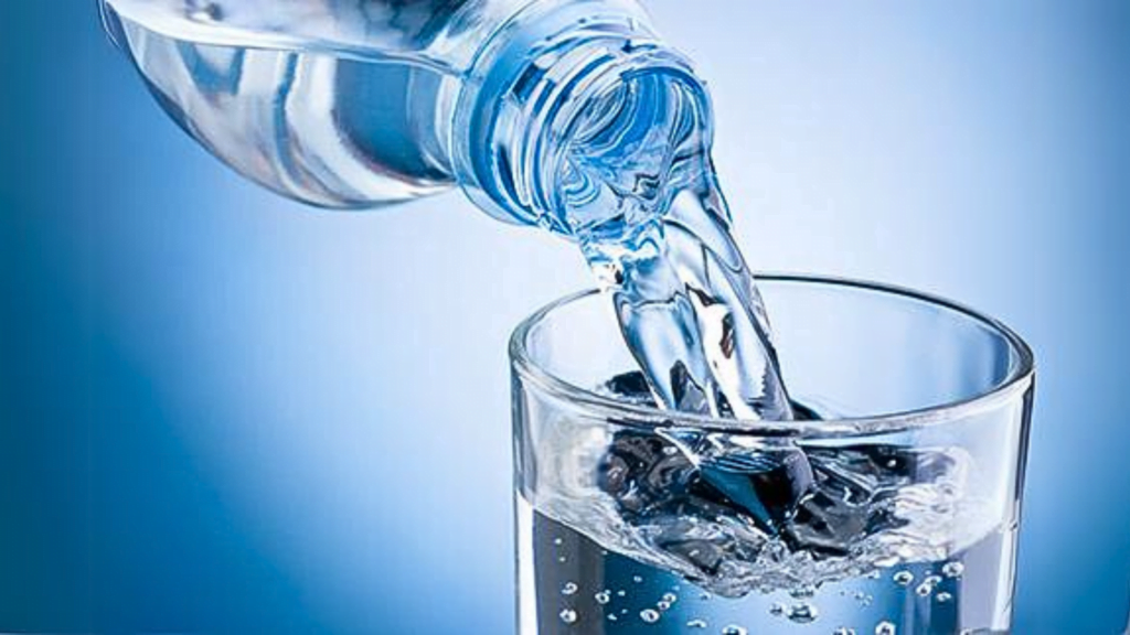 minum air secukupnya untuk kulit sihat